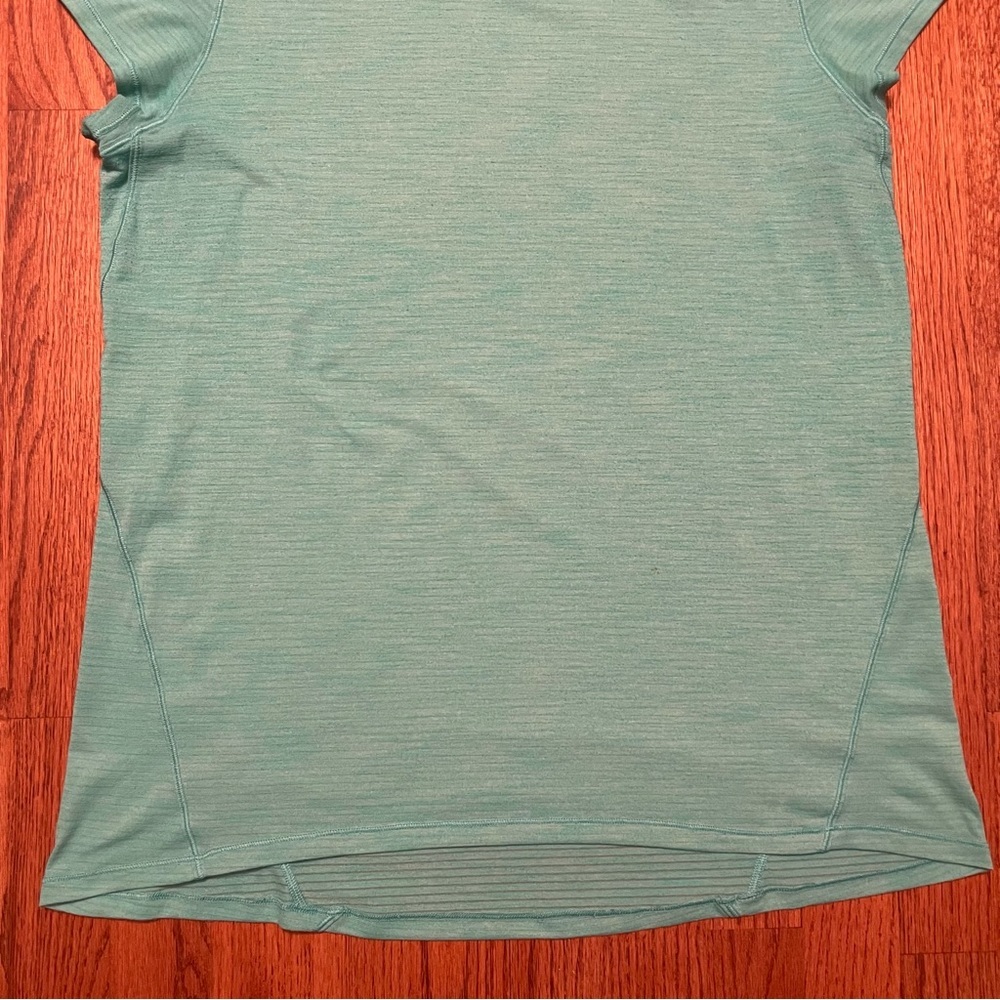 Lululemon short sleeve tee shirt top - Picture 5 of 11